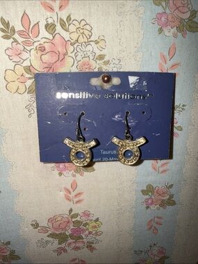 Vintage Taurus Zodiac Dangle Earrings with Rhinestones - Gold Tone